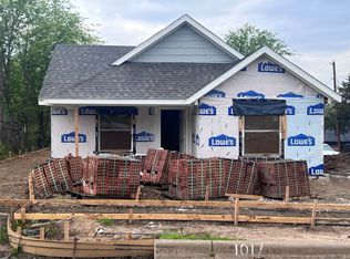 1017 E Maddox Ave, Fort Worth, TX 76104