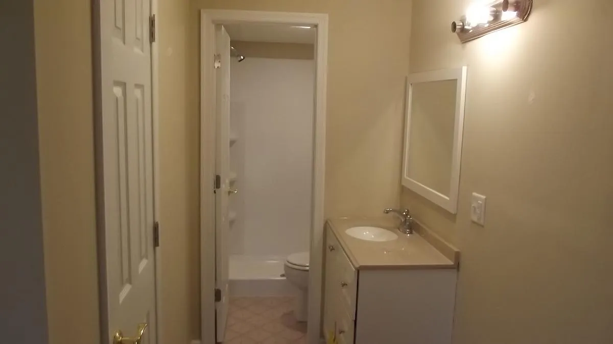3 bed, 1064 sqft, $1,595 — Photo 3