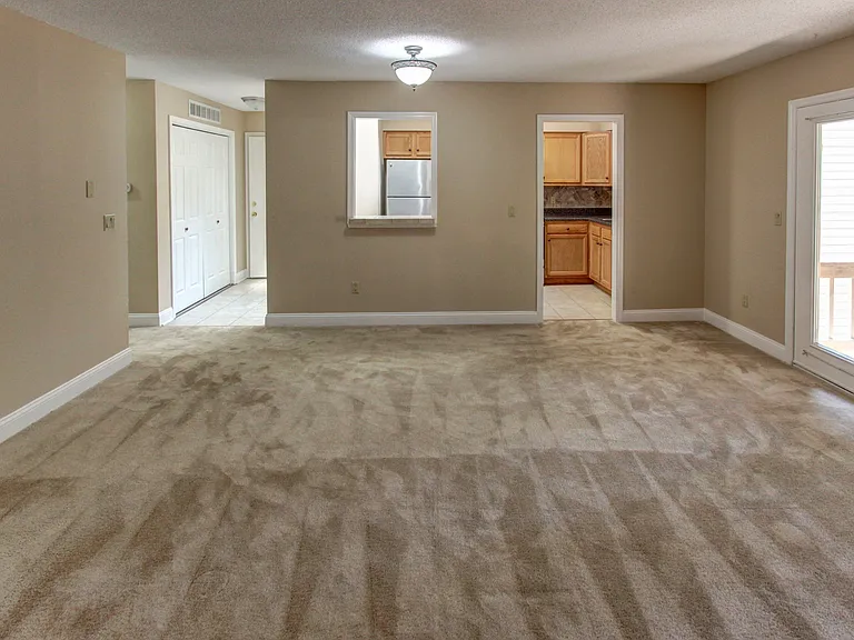Hollandale Apartments — Photo 58
