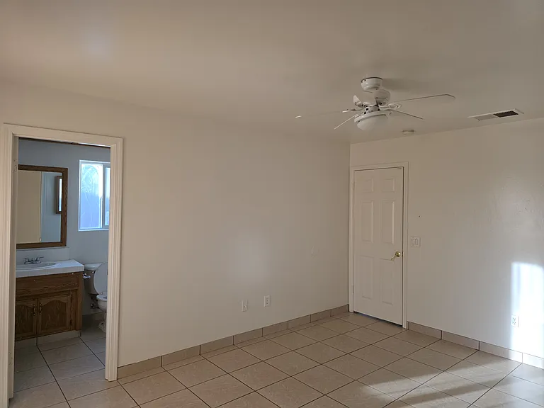 5309 Pine Grove Ct — Photo 2