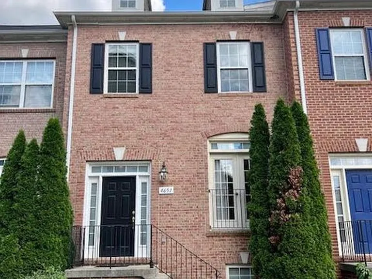 4651 Carisbrooke Ln — Photo 2