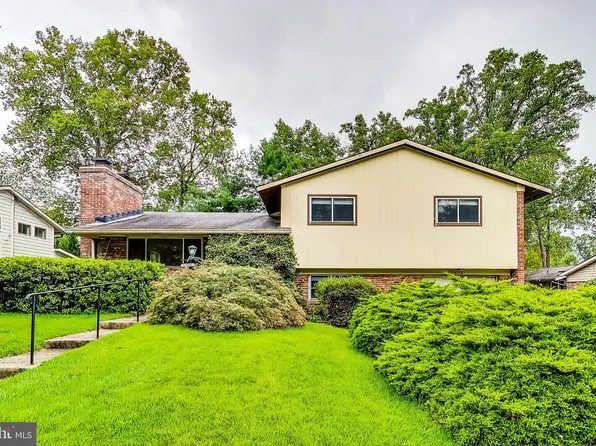 7008 Amy Ln, Bethesda, MD 20817