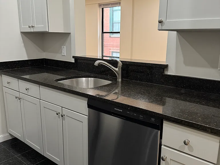 Deacon Court - 1661 Washington Street — Photo 31