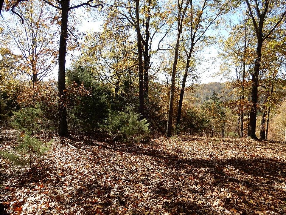 1st image of Crestwood Dr