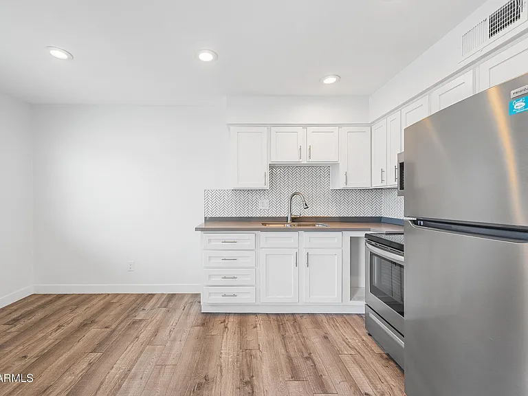 3131 E Fairmount Ave #3135 — Photo 6