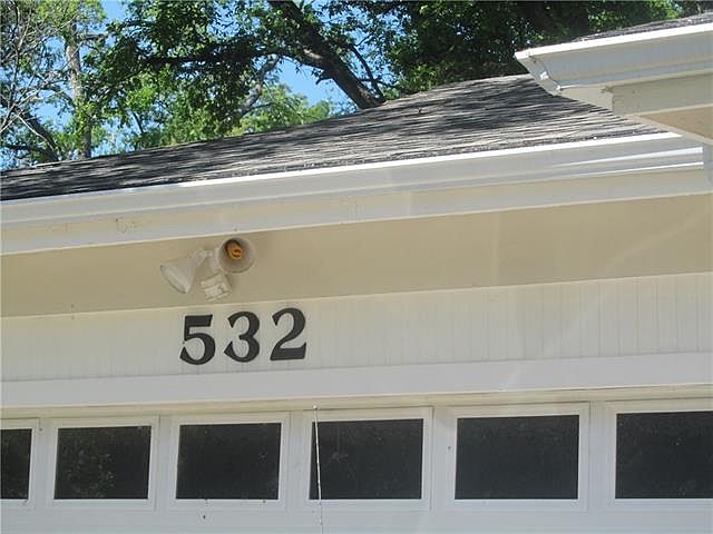 2nd image of 532 Hurstview Dr