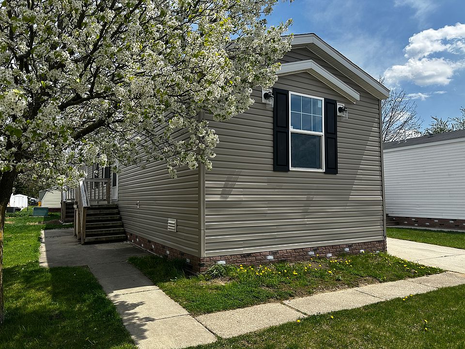 1st image of 46322 Abbey Dr #447
