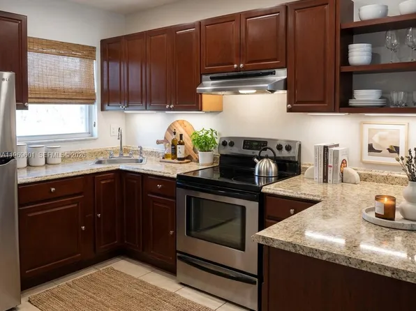 3071 Sunrise Lakes Dr E APT 306, Sunrise, FL 33322