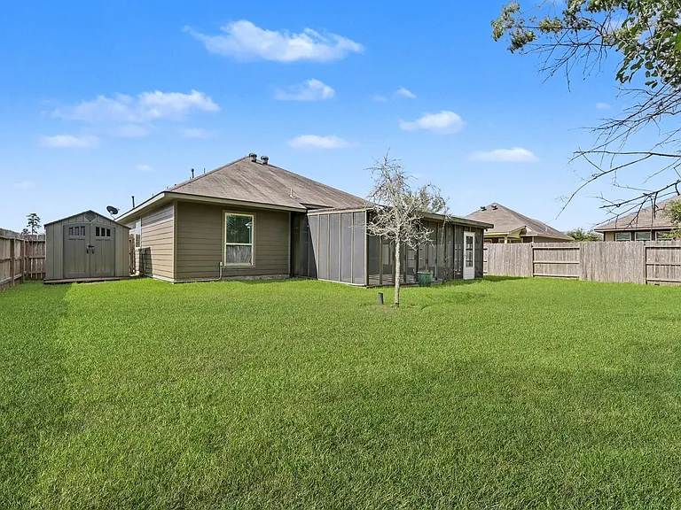 1061 Shadow Bend Ct — Photo 18