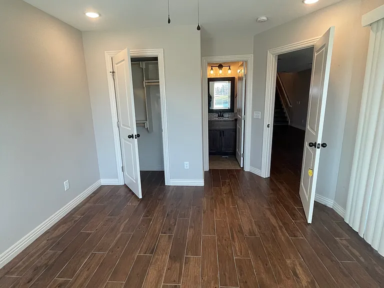 1042 Sheldon Dr #D — Photo 15