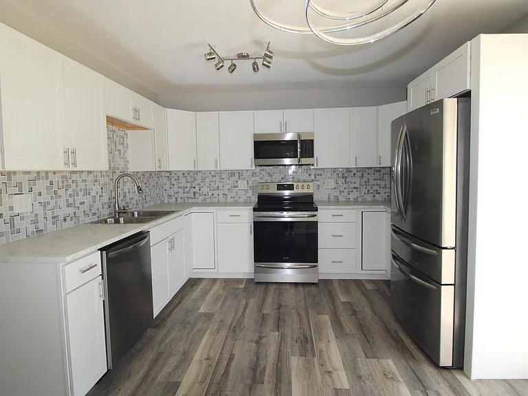 1529 Texas Dr — Photo 18
