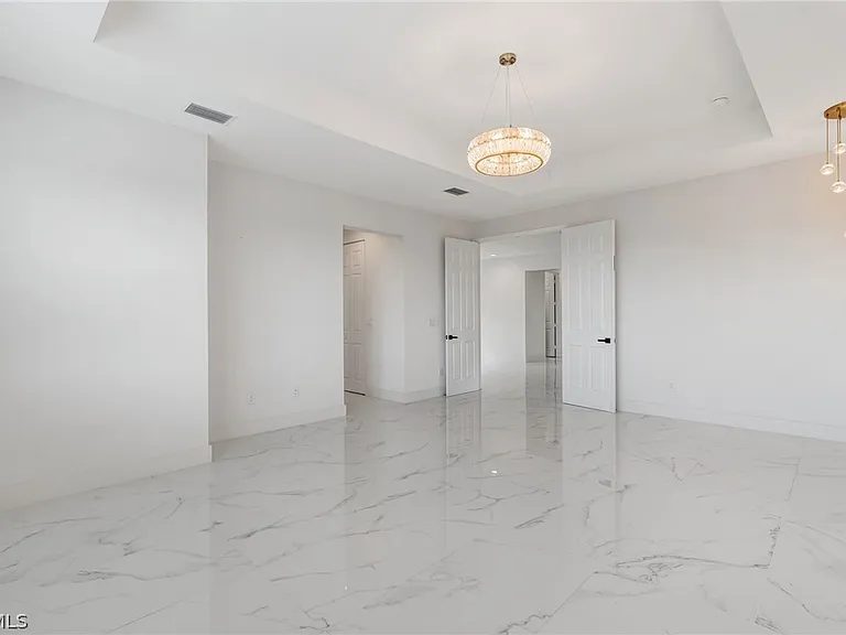 11604 Meadowrun Cir — Photo 24