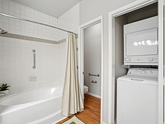 5th image of 3133 Buffalo Speedway APT 3203