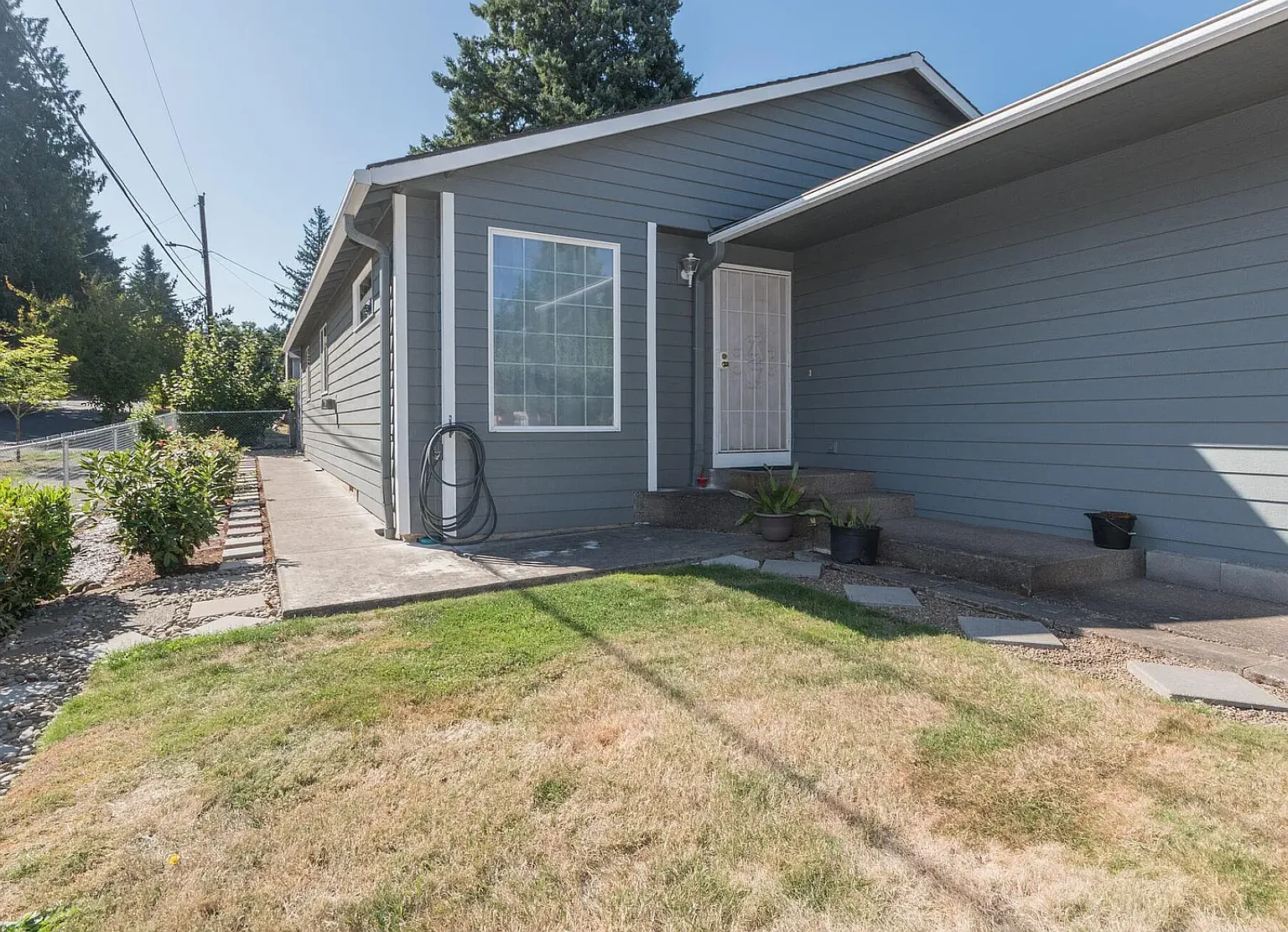 SE Henry St, Portland — Photo 2