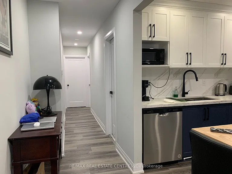 34 Caledonia Rd — Photo 7
