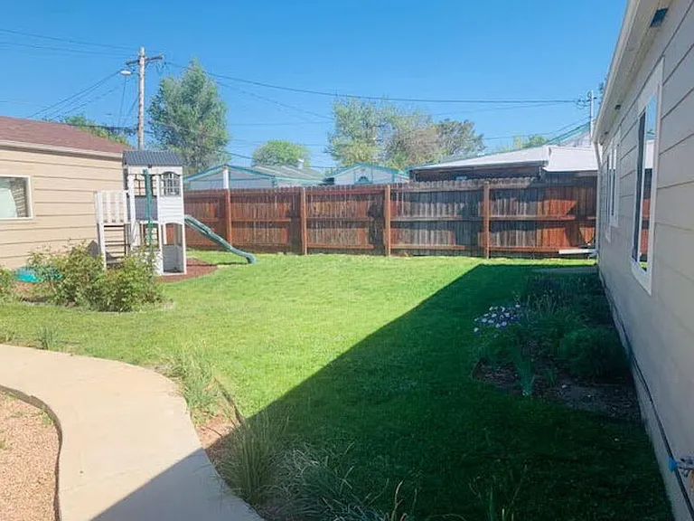 1121 Alton St — Photo 28
