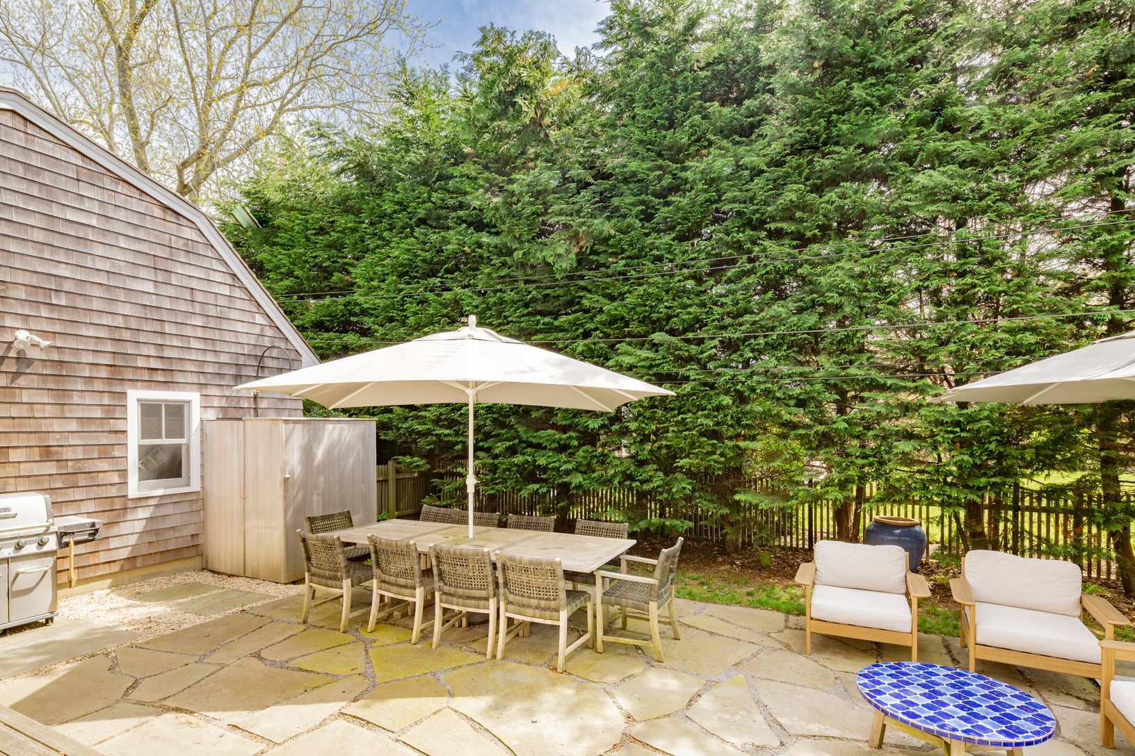  Patio with Outdoor Shower and Grill 