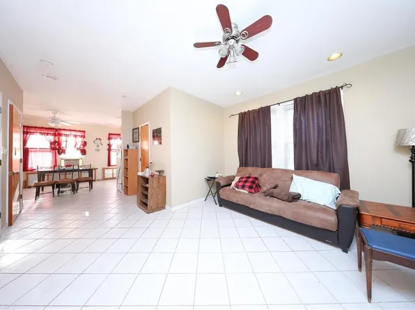 2044 71st Street image 6 of 30