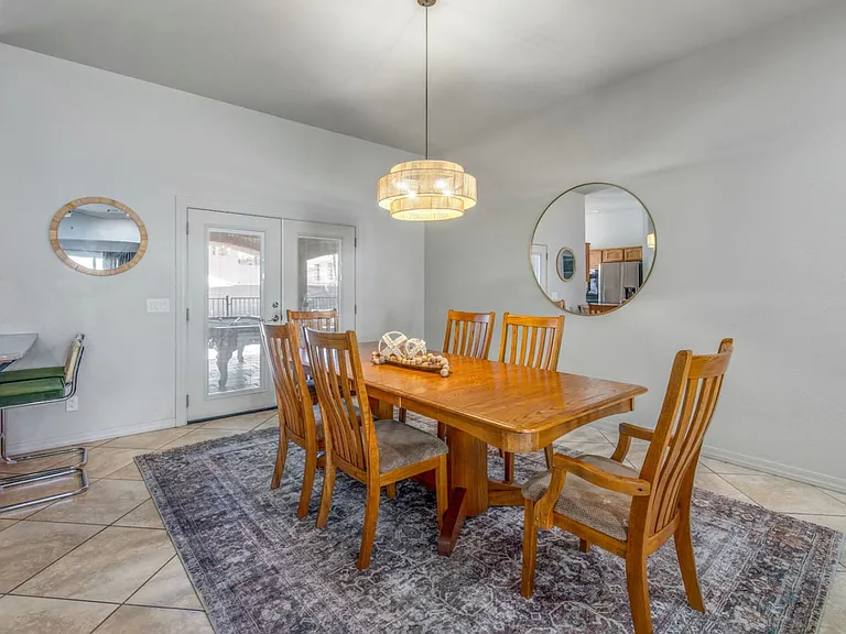 1800 Burgundy Dr — Photo 14