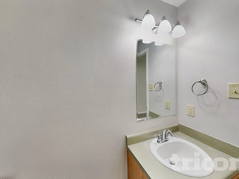 746 Streamside Dr — Photo 8