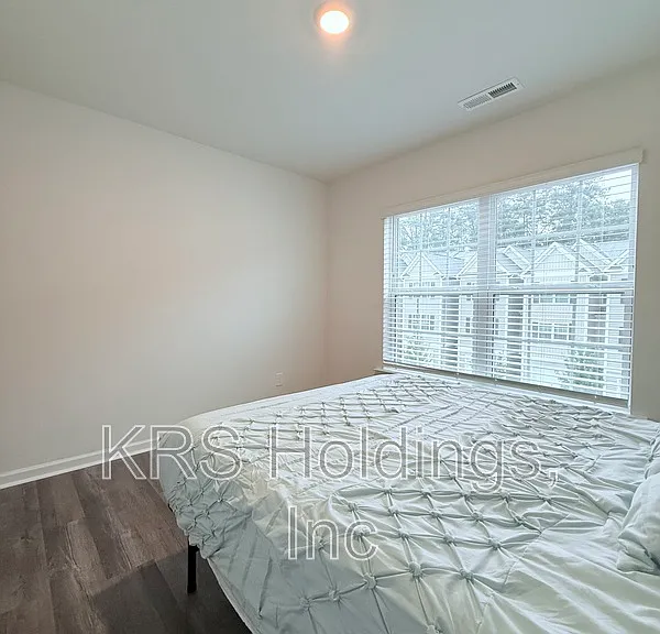 4136 Trevino Dr — Photo 24