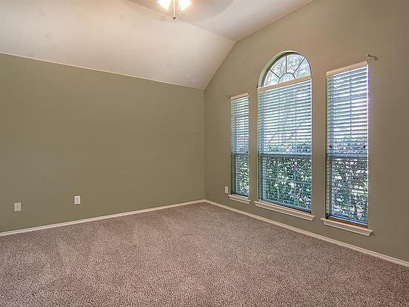 2nd image of 10305 Camelot Dr