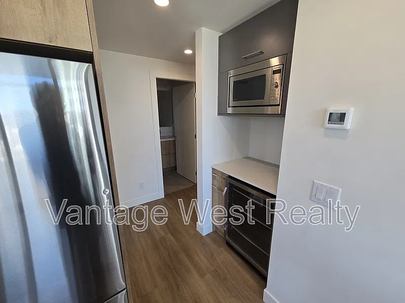 2 bed, 2.0 bath, 780 sqft, $2,450 — Photo 4