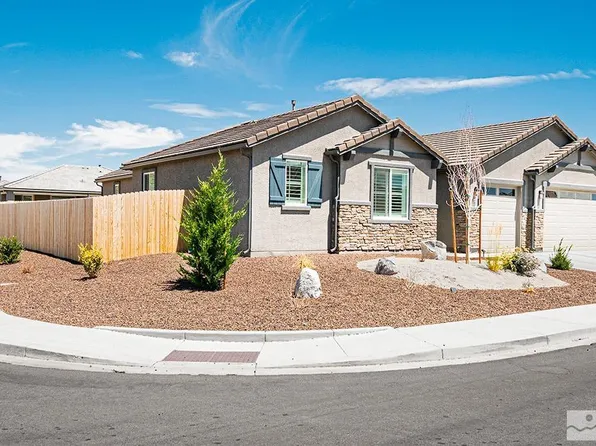 1099 Iron King Dr, Sparks, NV 89441
