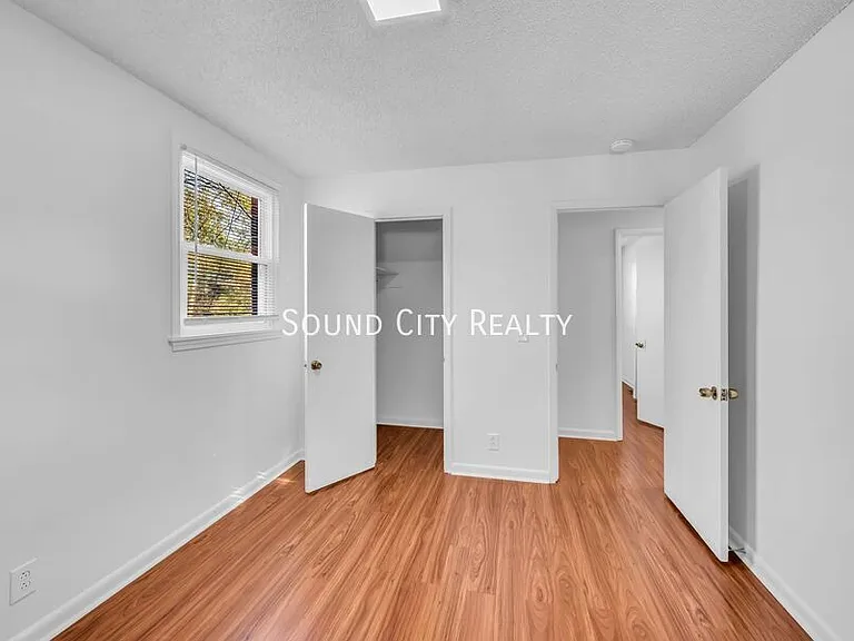 3232 Hinkle Dr — Photo 5