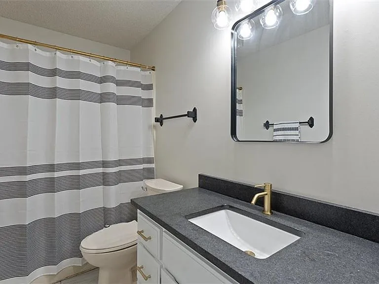 44 Sandwick Dr — Photo 14
