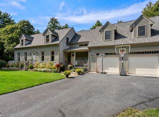 9 Mayflower Ln, Rochester, MA 02770
