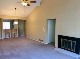 2160 Harbortown Cir, Champaign, IL 61821