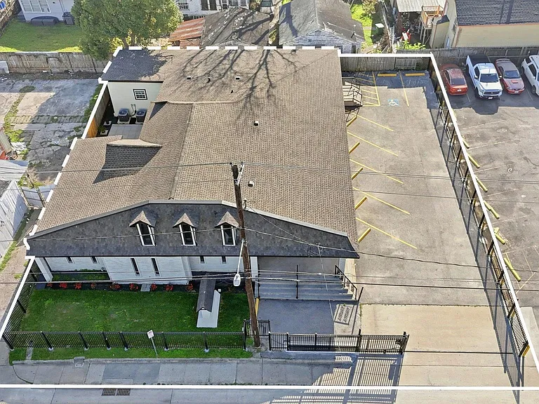 3911 Fulton St — Photo 37
