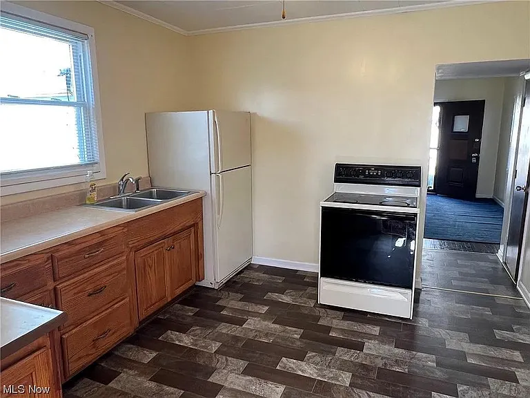 1127 Minerva Ct NW — Photo 5
