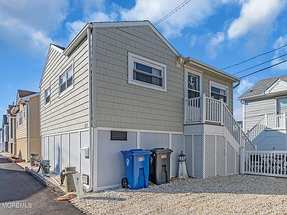 3rd image of 112 W Tide Way