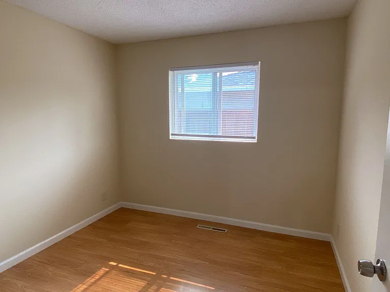 5278 Dupont Ave — Photo 8