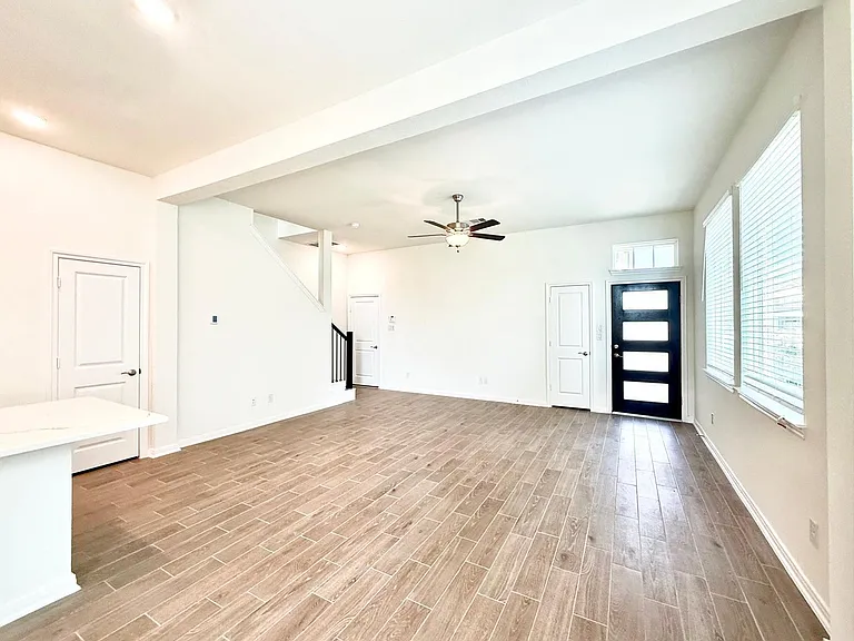 155 W Coralburst Loop — Photo 6