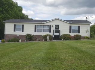 957 Hooper Rd, Charlotte, TN 37036