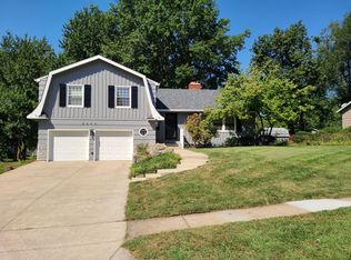 8446 Tomahawk Rd, Overland Park, KS 66207