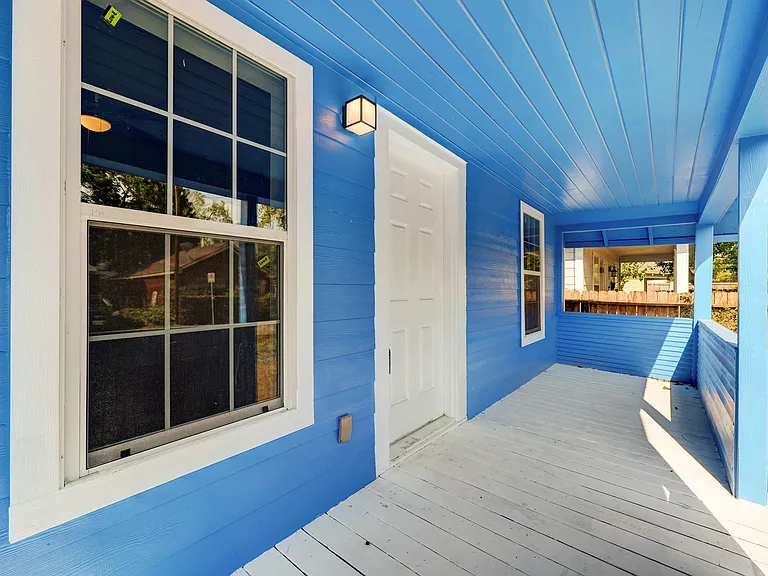 4224 Marina St — Photo 2