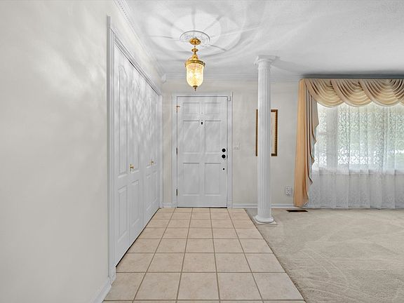 3rd image of 1734 Shawnee Ave E