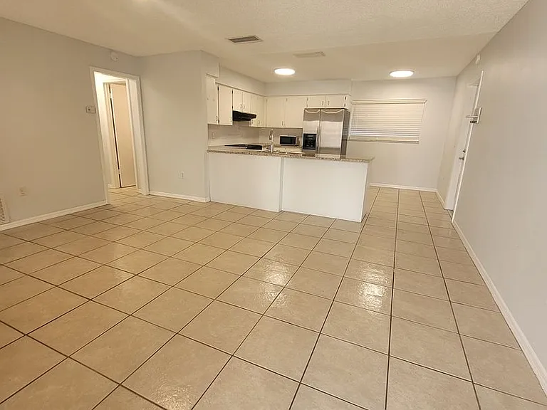 937 Aragon Ave — Photo 5