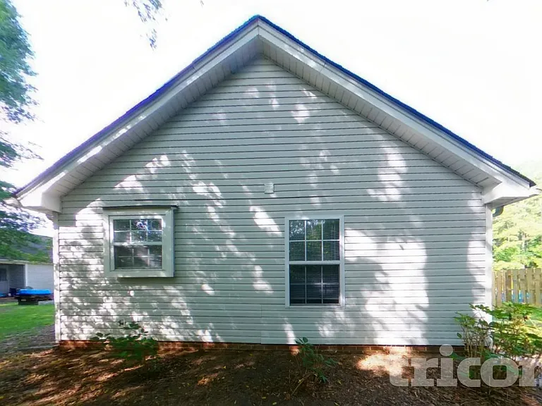562 Chisolm Way — Photo 16