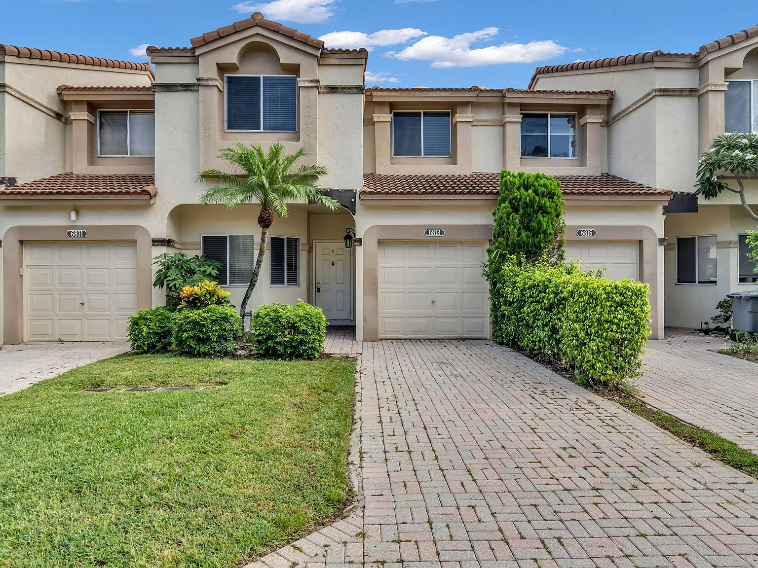 3 bed, 2.5 bath, 1728 sqft, $3,650 — Photo 2