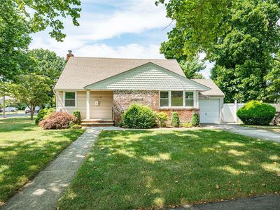 27 Ash Street, Westbury, NY, 11590