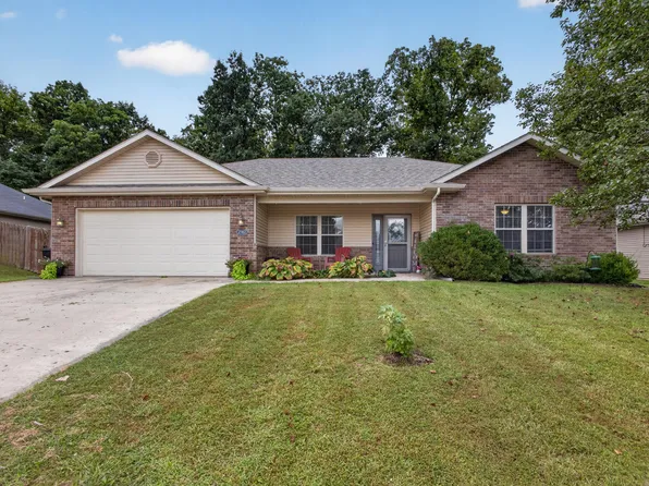 2912 Woods Crossing Dr, Columbia, MO 65202