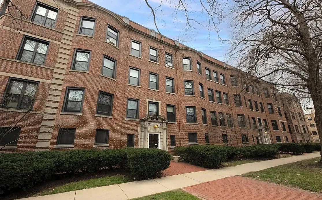 800-810 Michigan — Photo 1