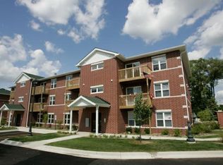 1346 W Main St APT 102, Saint Charles, IL 60174