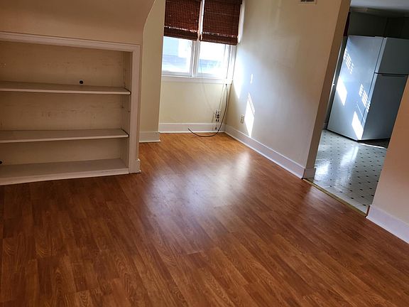 4th image of 68 Nassau Ave Floor 2