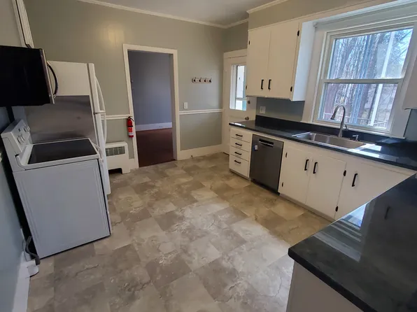 23 Souhegan St #A, Milford, NH 03055